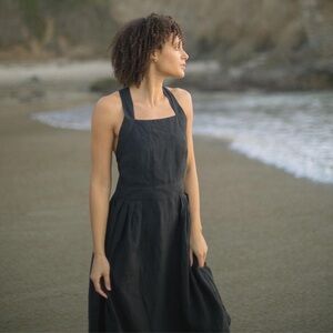 Wilder Women’s Small 100% Linen Elegant Black Halter Dress